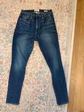 Frame Denim Women's Skinny Jeans in Dark Blue Wash